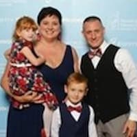 Portrait of Amanda Rupp and family