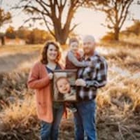 Portrait of Kaitlin Meade and family