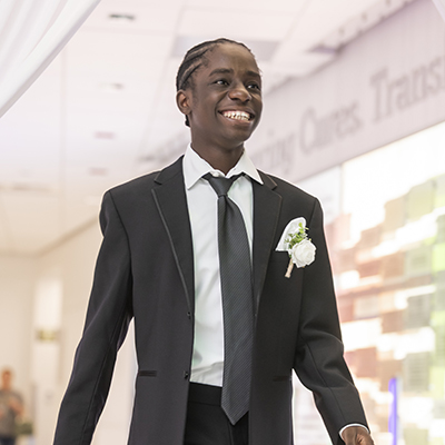 Yona was dressed to the nines as he walked into the Children’s Mercy Patient Prom in 2025.